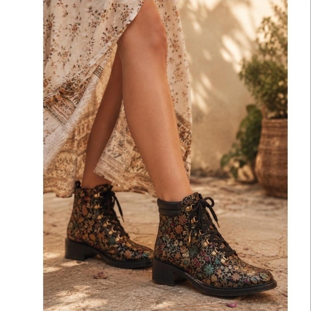 Sam Edelman Darrah Floral Jacquard Tapestry Lace Up Ankle Combat Boots Size 8.5M